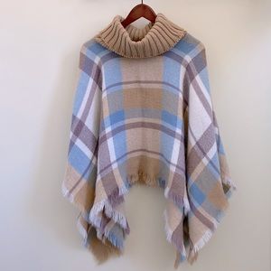 Turtleneck knit poncho